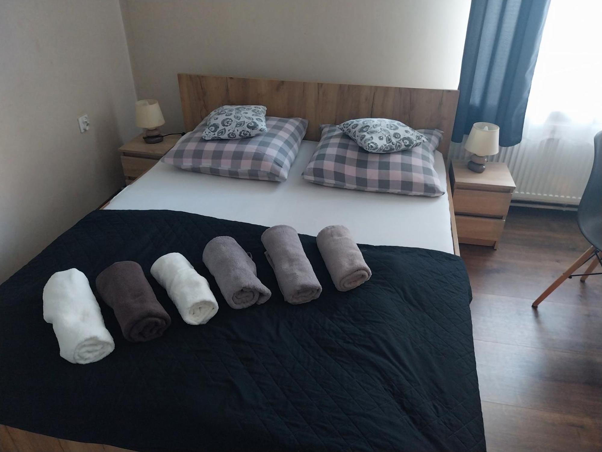 Czarna Owca- Pokoje Goscinne Gniezno Kültér fotó